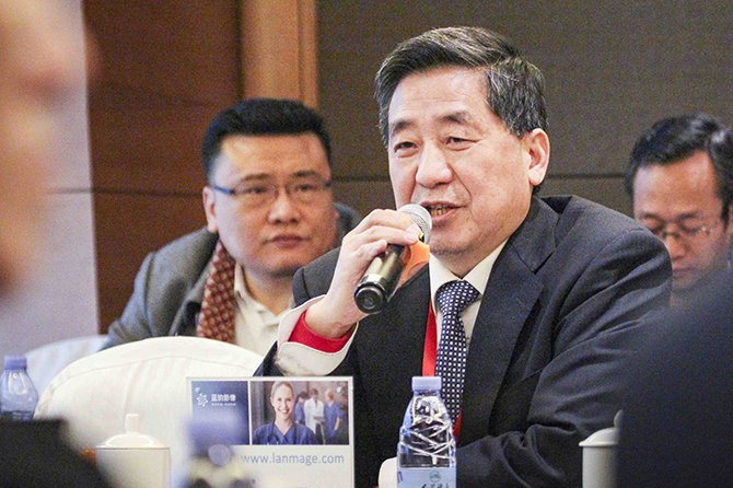 Yu Jianming, Professor of Union Hospital affiliated to Tongji Medical College of Huazhong University of Science and Technology, gives a speech