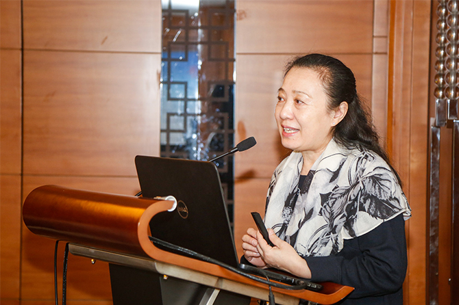 Mei Hong, Institute of Imaging of Shandong Medical Association, gives a speech