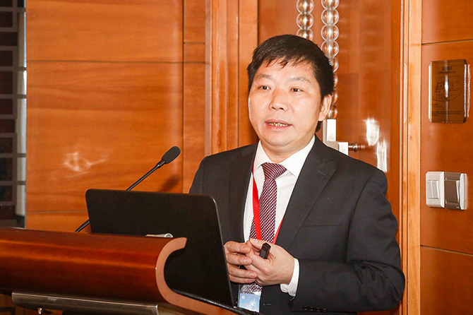 Radiation Research PI Zhenlin gives a keynote speech