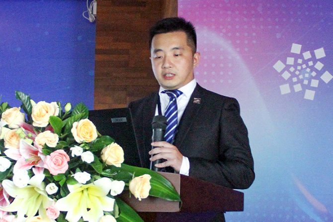   Chen Shuo, Manager of Channel Management Department, introduces channel policies